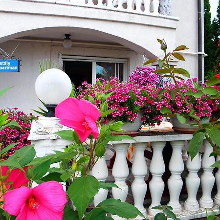 Bed and Breakfast Kristaly Apartman Хевіз Екстер'єр фото