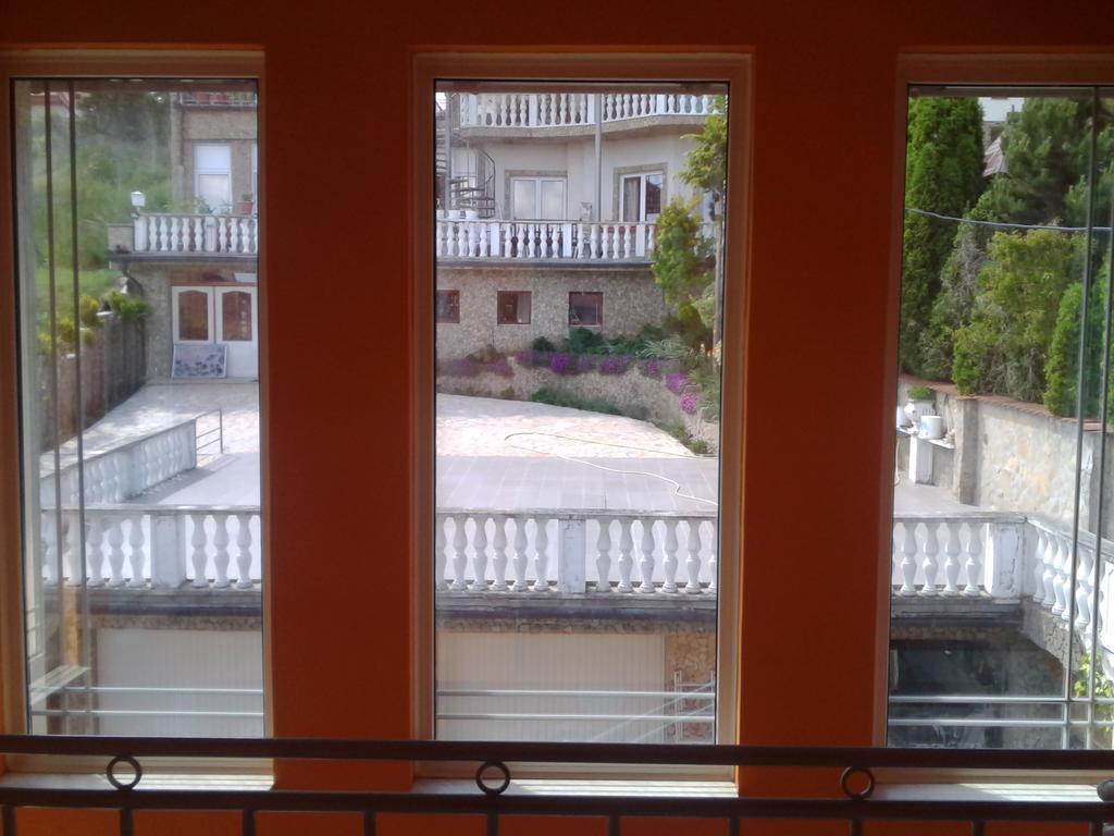 Bed and Breakfast Kristaly Apartman Хевіз Екстер'єр фото