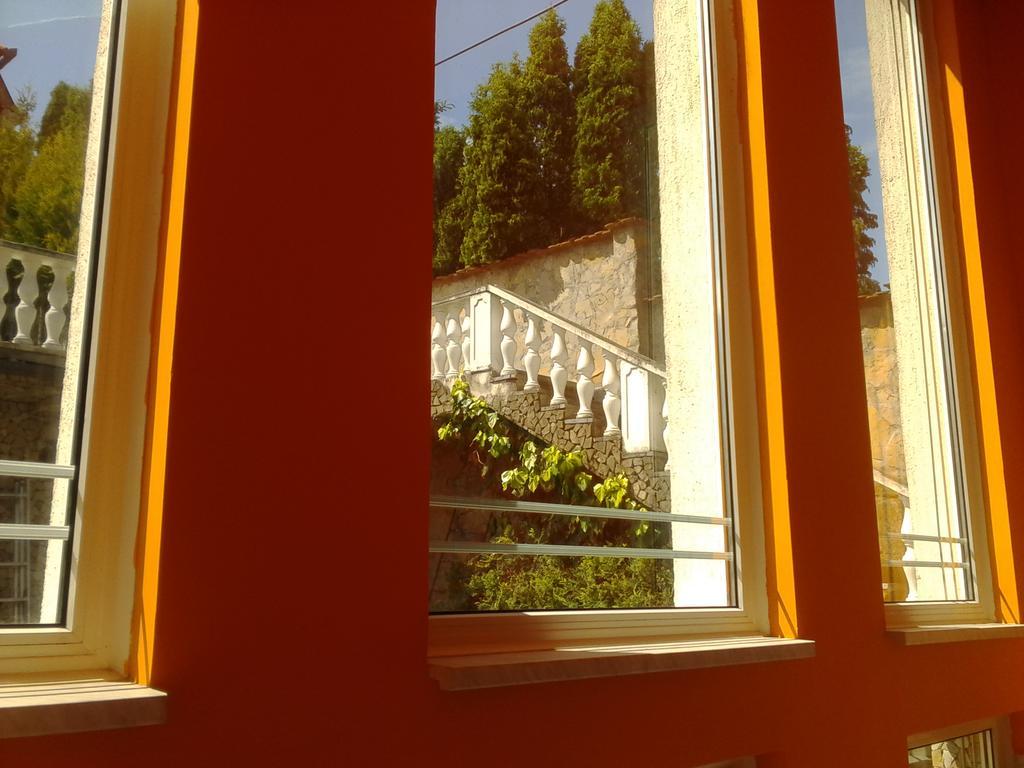 Bed and Breakfast Kristaly Apartman Хевіз Екстер'єр фото
