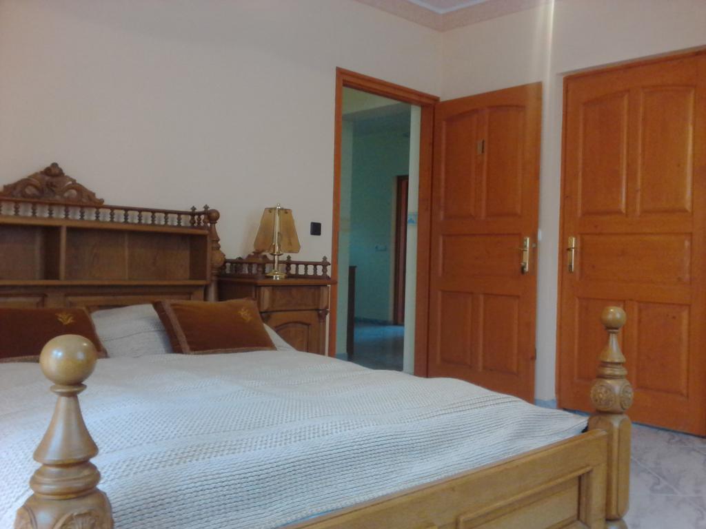 Bed and Breakfast Kristaly Apartman Хевіз Екстер'єр фото