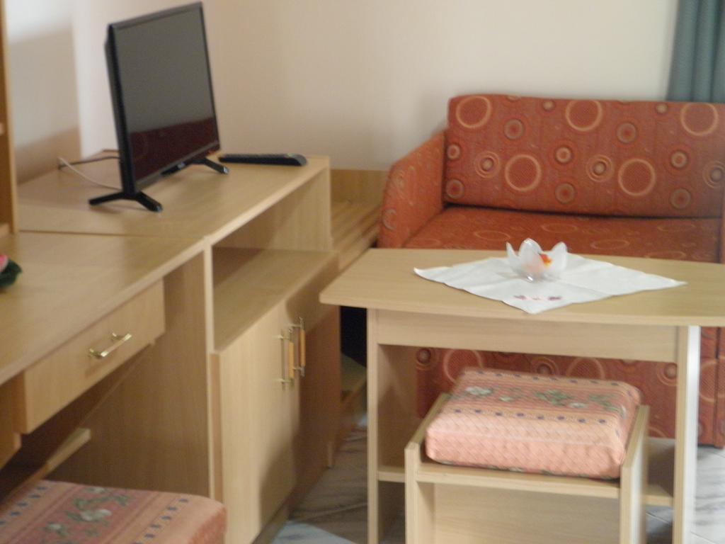 Bed and Breakfast Kristaly Apartman Хевіз Екстер'єр фото