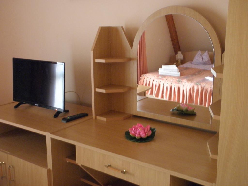 Bed and Breakfast Kristaly Apartman Хевіз Екстер'єр фото