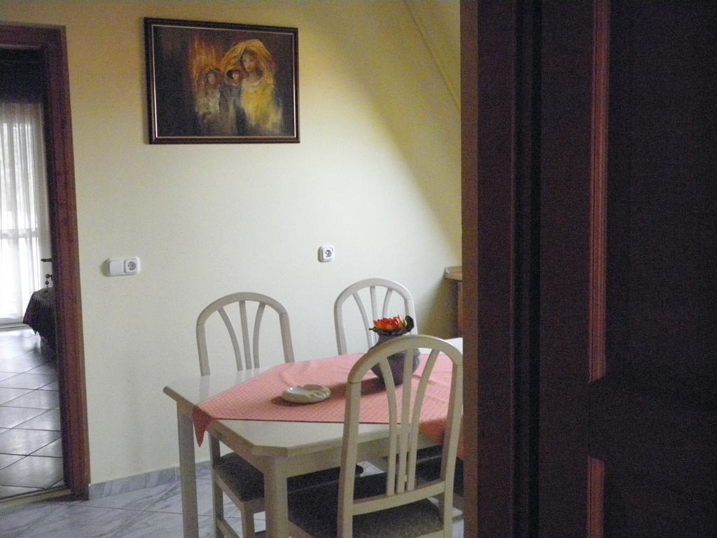 Bed and Breakfast Kristaly Apartman Хевіз Екстер'єр фото