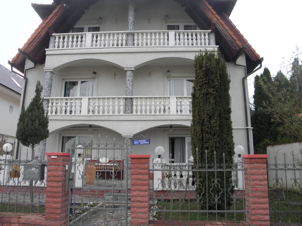 Bed and Breakfast Kristaly Apartman Хевіз Екстер'єр фото